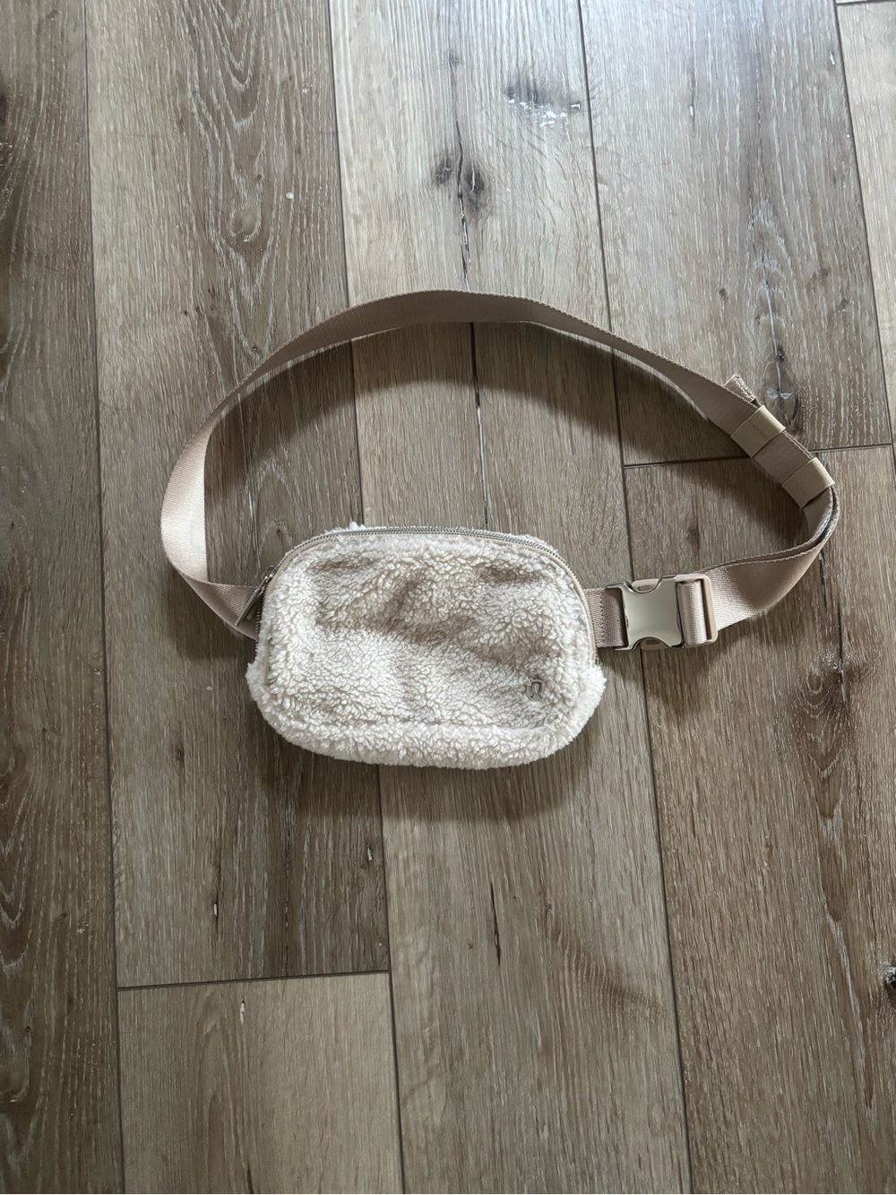 Lululemon Everywhere Fleece Belt Bag in a Light Ivory